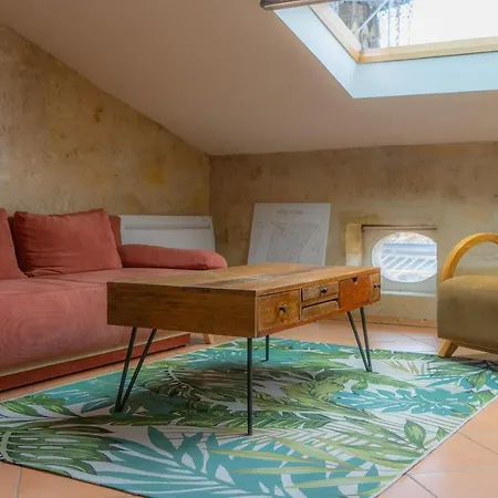 Spacious And Cozy Nest In The Heart Of Appartamento *
