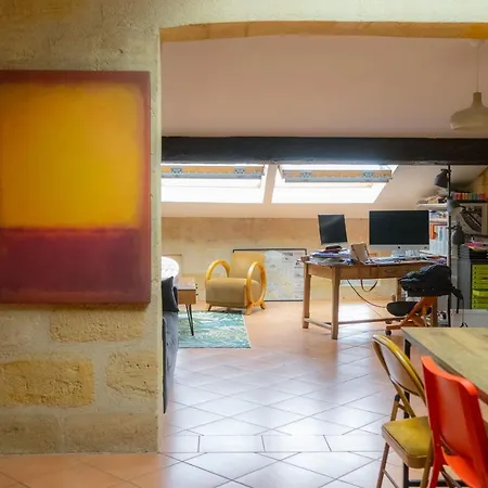 Apartamento Spacious And Cozy Nest In The Heart Of *